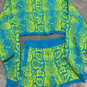 Neon knit summer set